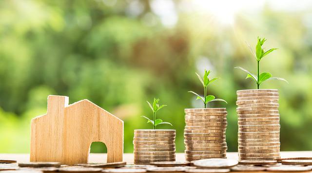 House Model Beside Coins: 10 Reasons To Sell Your Home Now In 2022